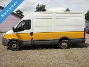 Iveco Daily 35S13V 330 H3 VERSNELLINGSBAK KAPOT