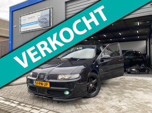 SEAT LEON 1.8-20VT Topsport 180 PK Black on Black Cupra