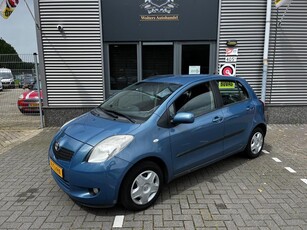 Toyota Yaris 1.3 VVTi Luna *AC