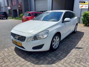 Volvo V60 1.6 DRIVe Momentum AUTO RIJDT EN SCHAKELT GOED