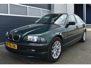 BMW 3-serie 320i Executive automaat/weinig km.