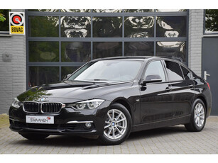 BMW 3-serie 320i Luxury