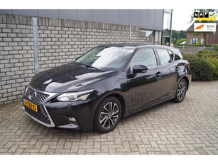 Lexus CT 200h Ultimate Edition Autom Navi Camera Apple Carplay Adaptieve Cruise Clima 2x PDC Sportstoelen Alcantara LMV NL Auto.