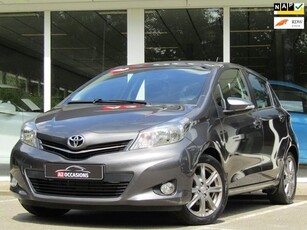 Toyota Yaris 1.3 VVT-i 100pk 1e Eig/Navi/Bluetooth/Parkeer