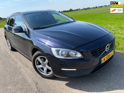 Volvo V60 2.0 D3 Kinetic / 149.000km 2015 facelift