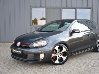 VOLKSWAGEN GOLF 2.0 GTI 260pk DSG * Eibach sportonderstel * PDC V+A * RCD310 * Stoelverwarming * 18