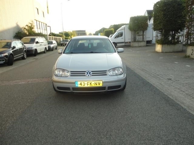 Volkswagen Golf 2.0 Trendline NieuweA,P,K,geldig