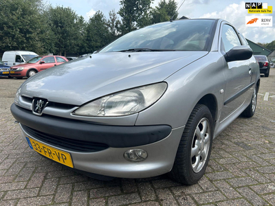 Peugeot 206 1.4 lage nap, lm velgen ,