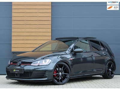 Volkswagen Golf 2.0 TSI GTI/PANO/DYNA/ACC/LANE/BLIND