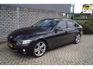 BMW 3-serie 320i High Executive Autom Groot Navi Airco