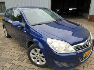 Opel ASTRA-1.6 Temptation Navigatie-Cruise