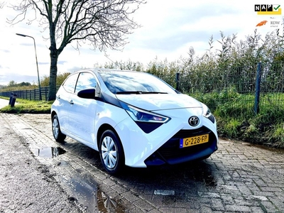 Toyota Aygo 1.0 VVT-i x Navigatie, Apple Car-Play, Airco