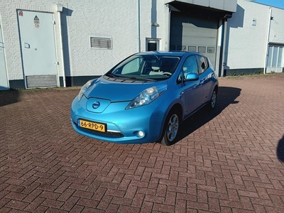 Nissan LEAF Base 24 kWh