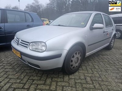 Volkswagen Golf 1.6-16V Sportline 5-deurs AIRCO