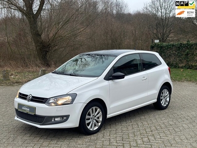 Volkswagen Polo 1.2 HighLine STOELVER. I NAVI I LUXE UITV.