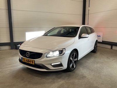 VOLVO V60 2.0 D4 Aut. R-Design | NAV | Trekhaak | 18