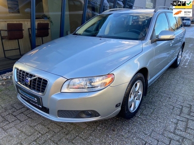 Volvo V70 2.0F Momentum ECC / CRUISE CONTROLE / XENON /