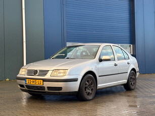 Volkswagen Bora 1.6-16V