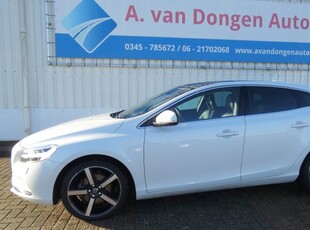 Volvo V 40 1.5 T3 INSCRIPTION,Leer,Pano,Camera,Led,Keyless