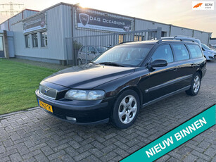 Volvo V70 2.4 Comfort Line AUTOMAAT|LEER|AIRCO|CRUISE|TREKHAAK