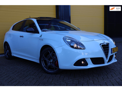 Alfa Romeo Giulietta 1.7 TBi Quadrifoglio Verde / 235 Pk / Open Panoramadak / Leder / Ecc / Cruise Control / BOSE / Stoelverwarmin