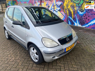 Mercedes-Benz A-klasse 140 Classic leuke auto rijd goed deukje in achter portier apk 11-7-24 becker stereo velgen boeken aanwezig