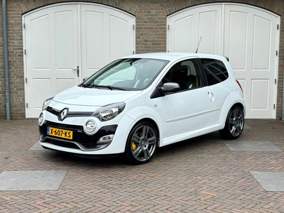 Renault Twingo 1.6 16V RS Nieuwe remblokken motorolie en filter.