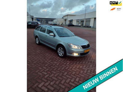 Skoda Octavia Combi 1.4 TSI Greentech Ambition Business Line MOOIE AUTO BEL 0619590613 APK NIEUWEN TOT 18-01-2025