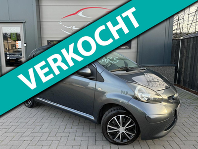 Toyota Aygo 1.0-12V AIRCO DEALER ONDERH. NIEUWE APK!