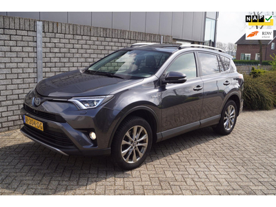 Toyota RAV4 2.5 Hybrid AWD Style Autom Leder Stoel en Stuurverw Schkdak Navi Camera Clima Cruise 2x PDC LMV Trekhaak.