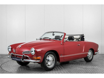 Volkswagen Karmann Ghia cabrio .