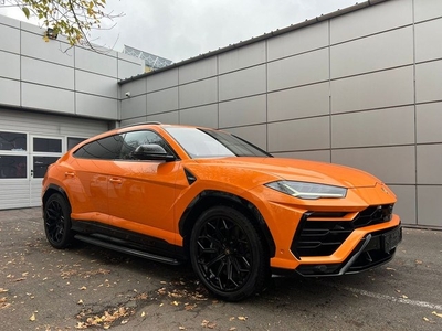 Lamborghini Urus 4.0 V8 Style Package Akrapovic Soft