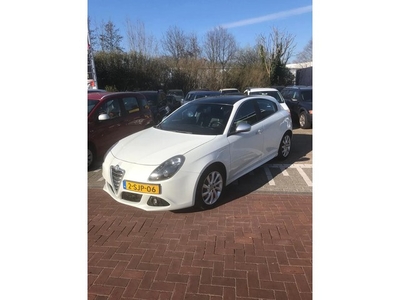 Alfa Romeo Giulietta 1.4 T Distinctive PANO DAK /AIRCO /