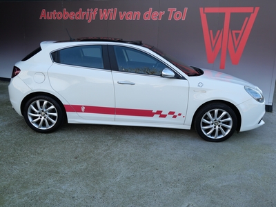 ALFA ROMEO GIULIETTA 1.4T BUSINESS EXECUTIVE | AUTOMAAT | PANORAMADAK | TREKHAAK | CRUISE | RIEM V.V.