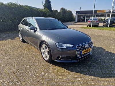 Audi A4 Avant 2.0 TDI quattro Sport S line black edition ACC