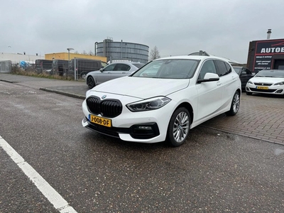 BMW 1 Serie 118 BENZIN EDITION 140 PK NAVI/XENON NIEUW STAAT