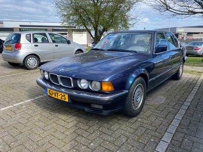 BMW 7-SERIE 740i Executive Youngtimer 2e eigenaar. Origineel Nederlandse auto. Volledig onderhouden. In gebruikte staat.