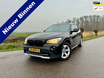 BMW X1 SDrive18i Executive / Navigatie / Perfect