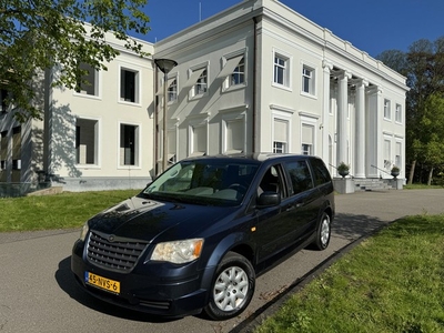 Chrysler Voyager 3.3 V6 GERESERVEERD (bj 2008, automaat)