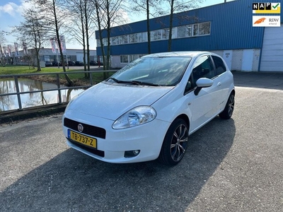 Fiat Grande Punto 1.4 Active Airco! LM velgen! APK!