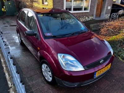 Ford fiesta 1,4 16. 80 pk ambiente