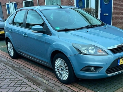 Ford Focus 1.6 16v TITANIUM Daeler onderhouden