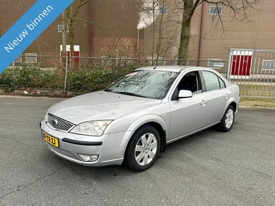 Ford Mondeo 1.8-16V Platinum NETTE AUTO RIJD EN SCHAKELT