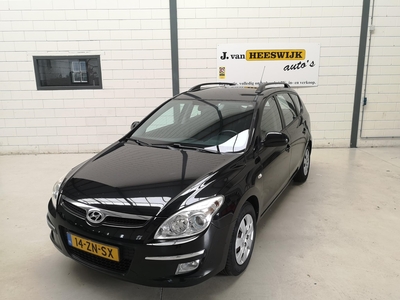 HYUNDAI I30 CW 1.6i Dynamic Navi / Airco / Audio