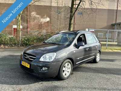 Kia Carens 2.0 CVVT X-ecutive NETTE AUTO RIJD EN SCHAKELT GOED