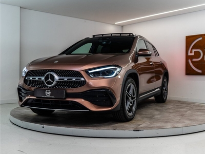 Mercedes-Benz GLA 250 e Premium Plus AMG 263PK | Rosé Gold Met. | Pano | Sfeer | Virtual | BOMVOL! 12 MND Garantie!