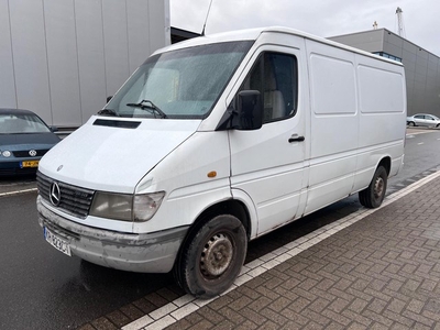 Mercedes-Benz Sprinter 208 D Lang/Laag (Medium) Bj 1998