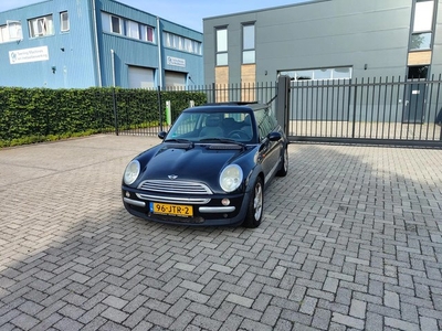 MINI Cooper Bj 2002 Pano Leer Nieuwe apk (bj 2002)