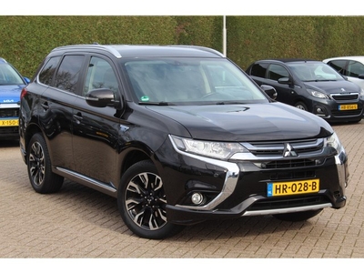 Mitsubishi Outlander 2.0 PHEV Executive Edition / Camera /