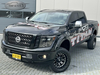 Nissan Titan 5.0 V8 Cummins Diesel 4X4